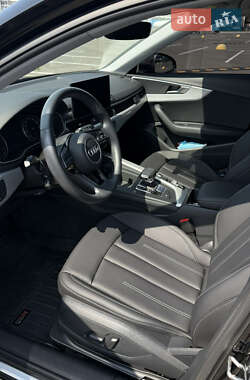 Седан Audi A4 2021 в 