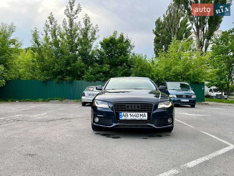 Седан Audi A4 2011 в Виннице