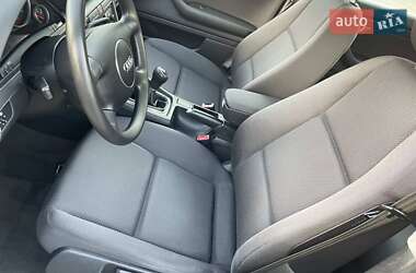 Седан Audi A4 2002 в 