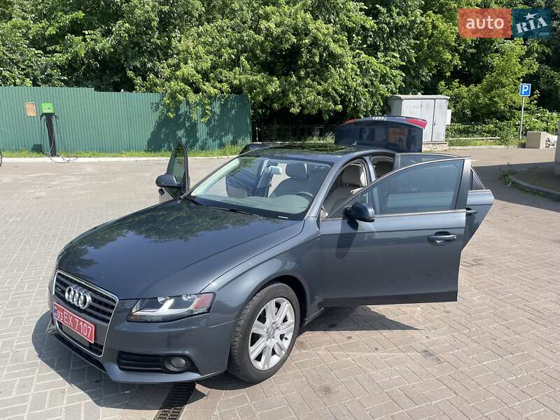 Седан Audi A4 2011 в Киеве