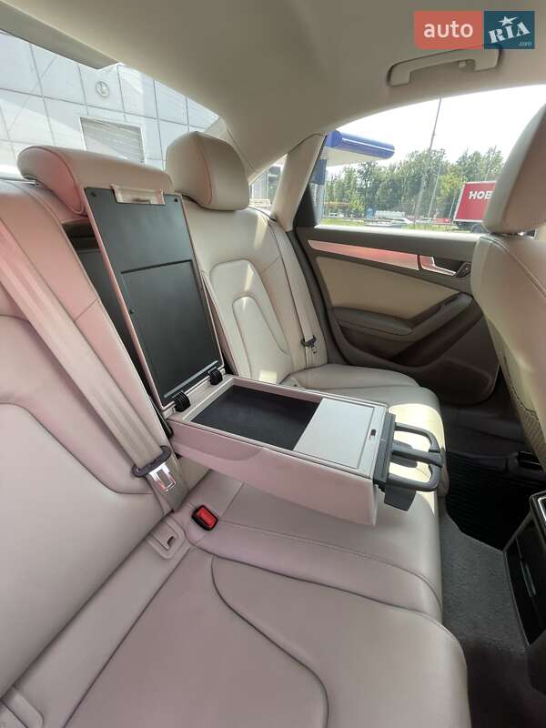 Седан Audi A4 2011 в Киеве
