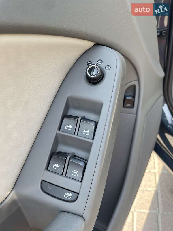 Седан Audi A4 2011 в Киеве