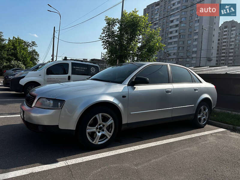 Седан Audi A4 2003 в Києві