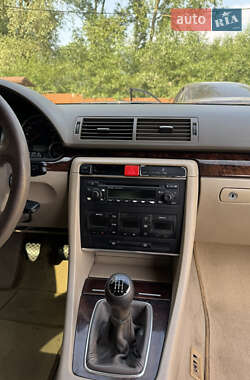 Седан Audi A4 2002 в 