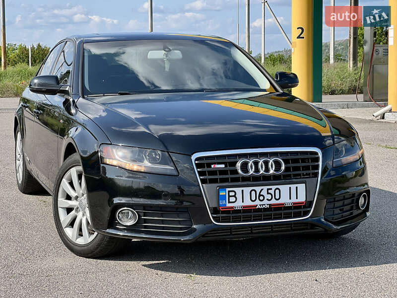 Седан Audi A4 2011 в Горішніх Плавнях