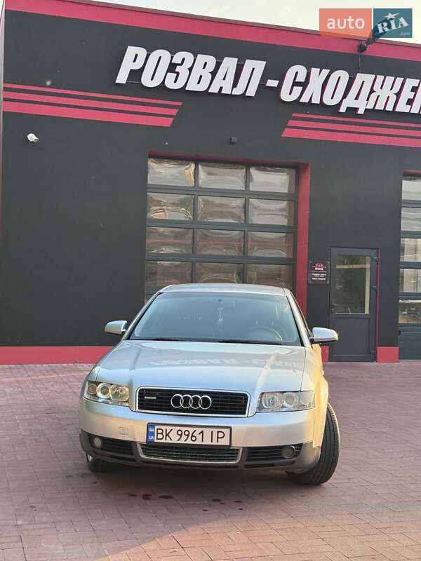 Седан Audi A4 2003 в 