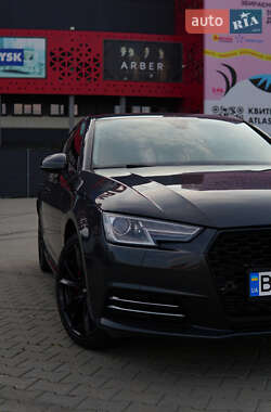 Седан Audi A4 2018 в 