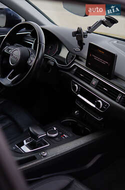Седан Audi A4 2018 в 