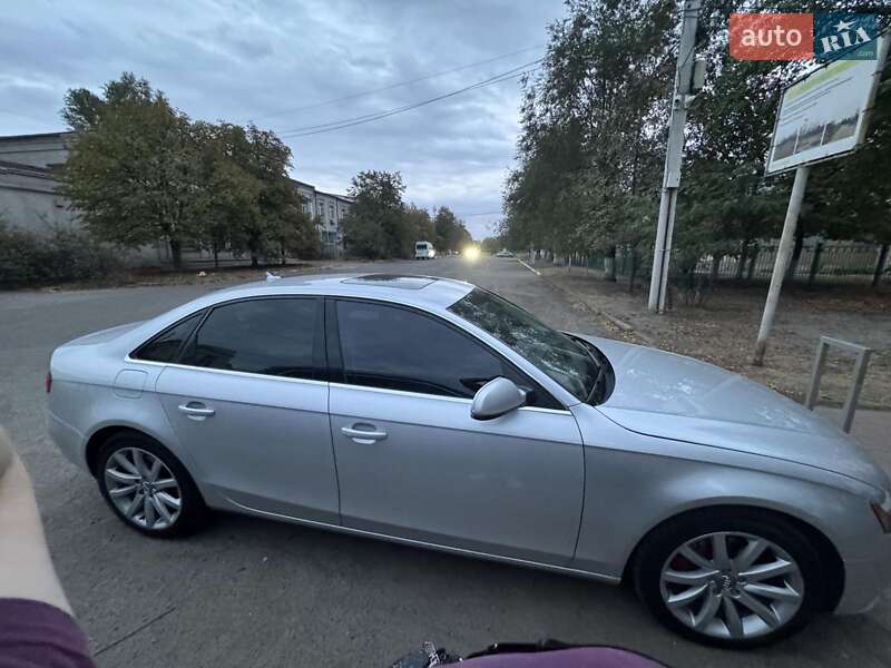 Седан Audi A4 2013 в 