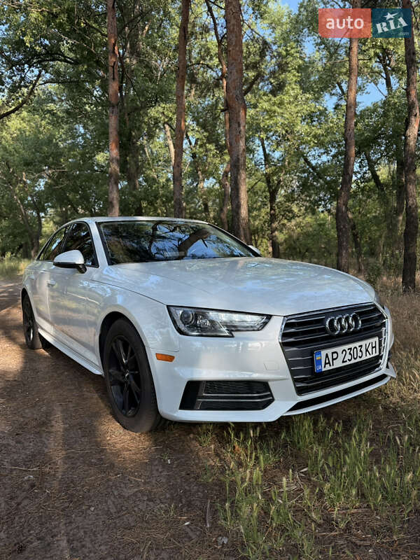 Седан Audi A4 2018 в Запорожье
