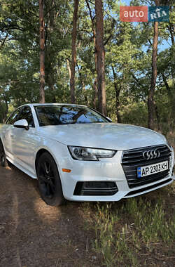 Седан Audi A4 2018 в 