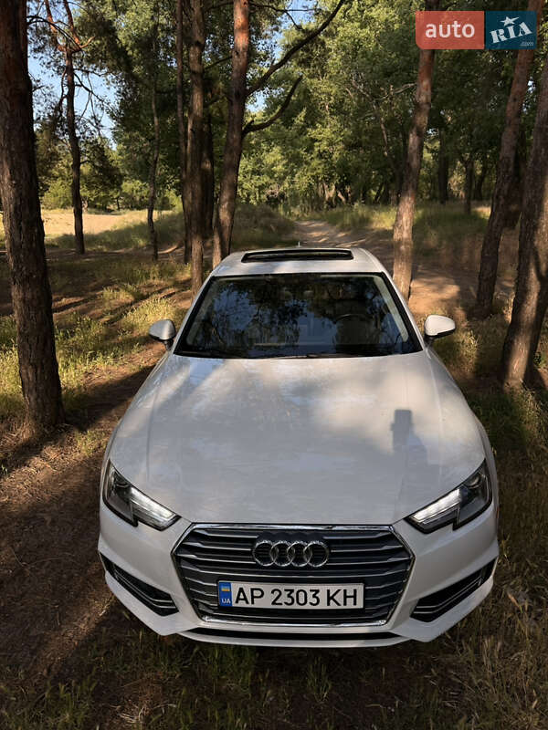 Седан Audi A4 2018 в Запорожье
