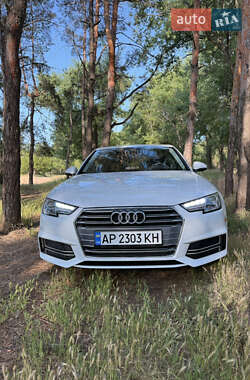 Седан Audi A4 2018 в 
