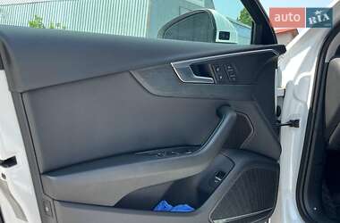 Седан Audi A4 2016 в 