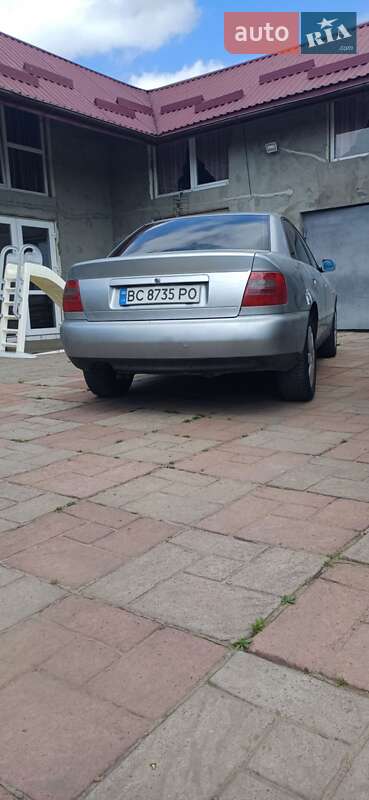 Седан Audi A4 1997 в Львове