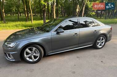 Седан Audi A4 2019 в 