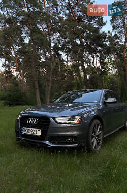 Седан Audi A4 2015 в Рівному