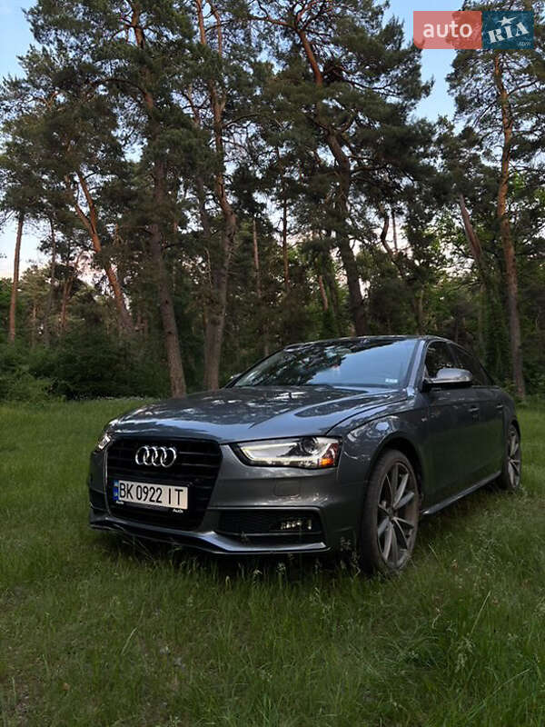 Седан Audi A4 2015 в 