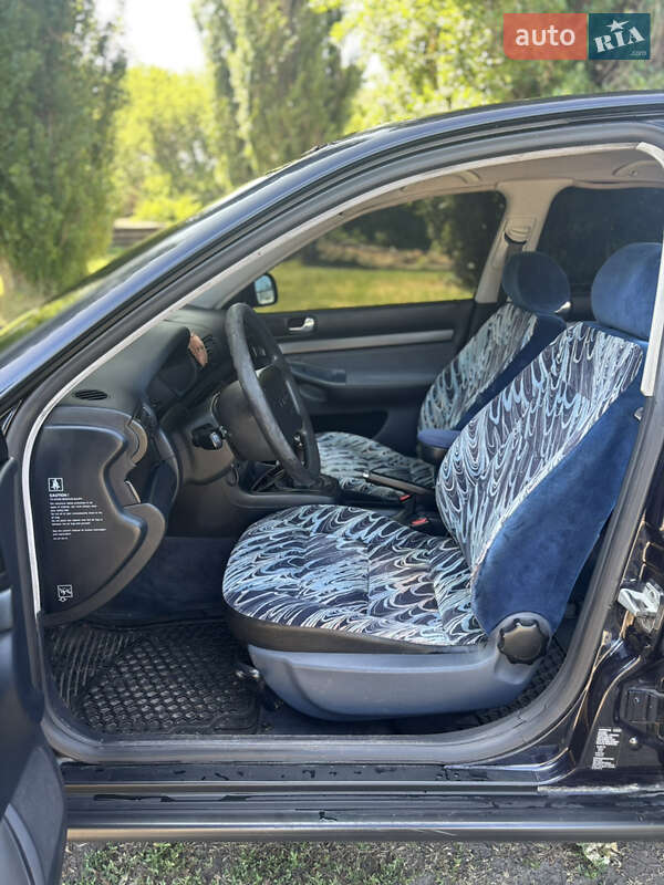 Седан Audi A4 1995 в Александрие