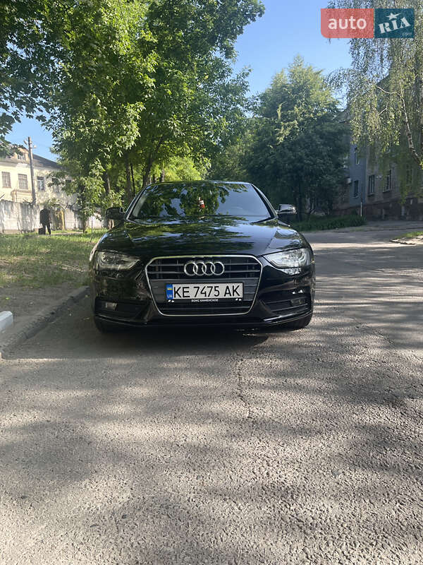 Седан Audi A4 2014 в 