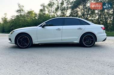 Седан Audi A4 2020 в 