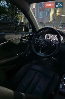 Седан Audi A4 2020 в 