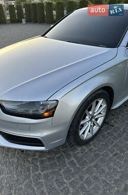 Седан Audi A4 2014 в Львове