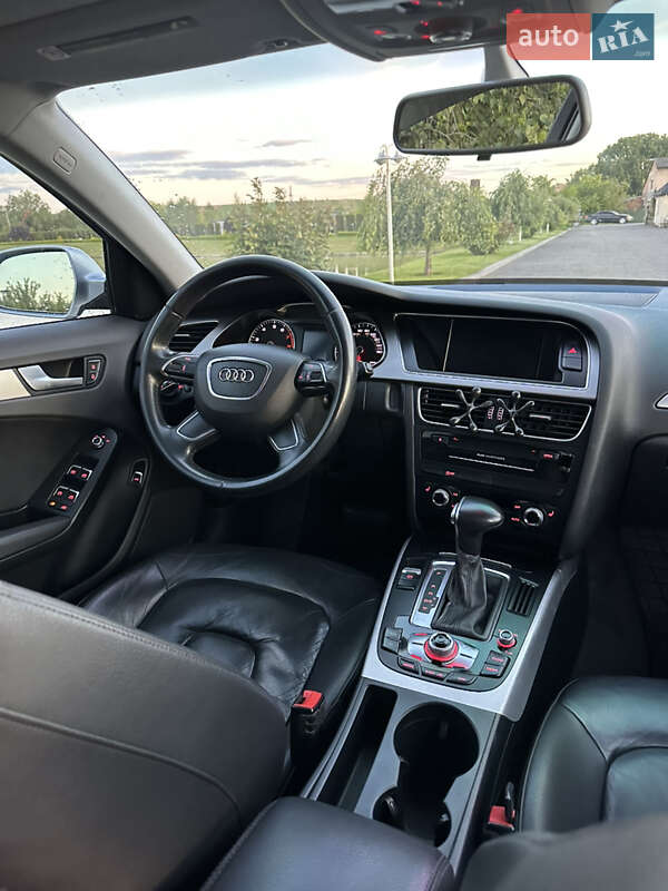 Седан Audi A4 2014 в Львові