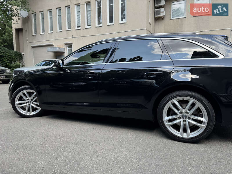 Универсал Audi A4 2016 в Киеве