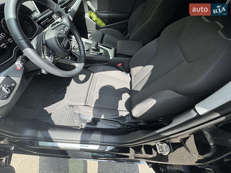 Универсал Audi A4 2016 в Киеве