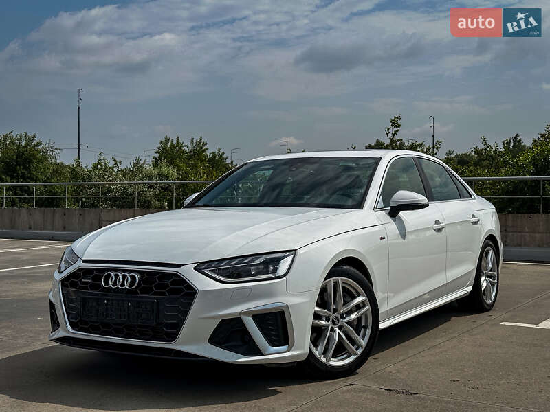 Седан Audi A4 2023 в 