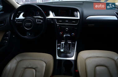 Седан Audi A4 2015 в 