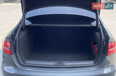 Седан Audi A4 2012 в 