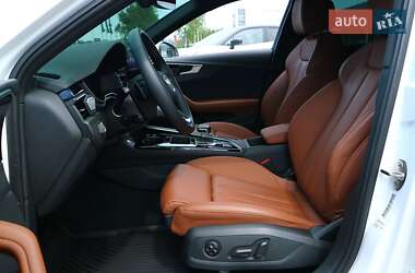 Седан Audi A4 2023 в 