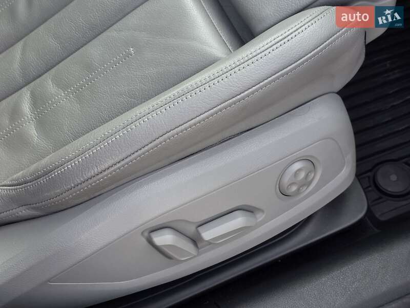 Седан Audi A4 2016 в Тернополе