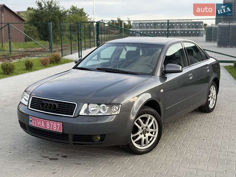 Седан Audi A4 2003 в Сарнах