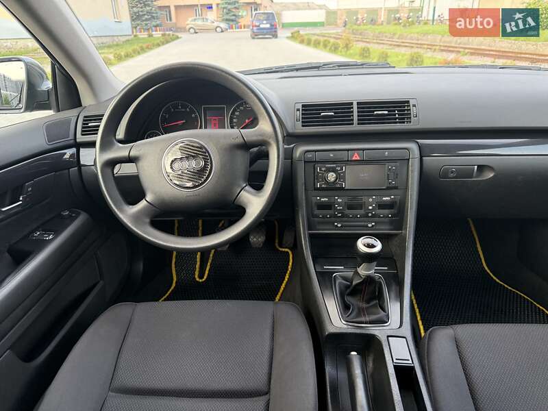 Седан Audi A4 2003 в Сарнах