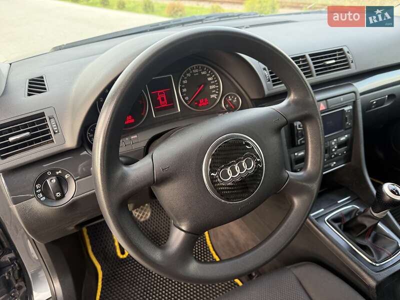 Седан Audi A4 2003 в Сарнах