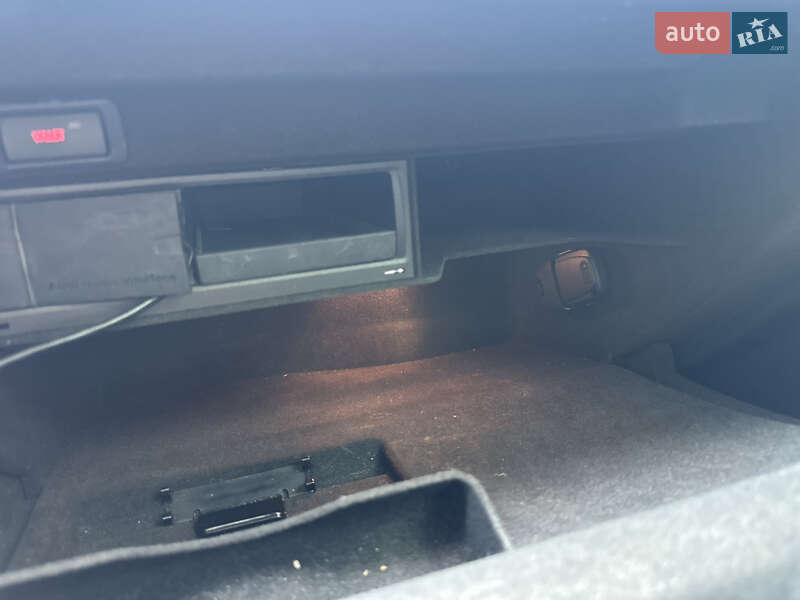 Седан Audi A4 2012 в Хмельницком