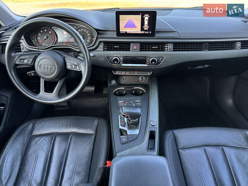 Седан Audi A4 2019 в Новом Буге