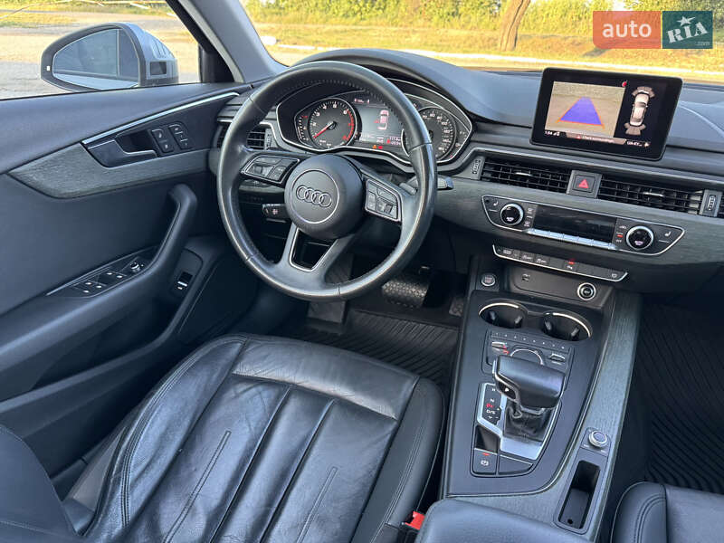 Седан Audi A4 2019 в Новом Буге