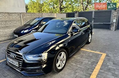 Универсал Audi A4 2015 в 