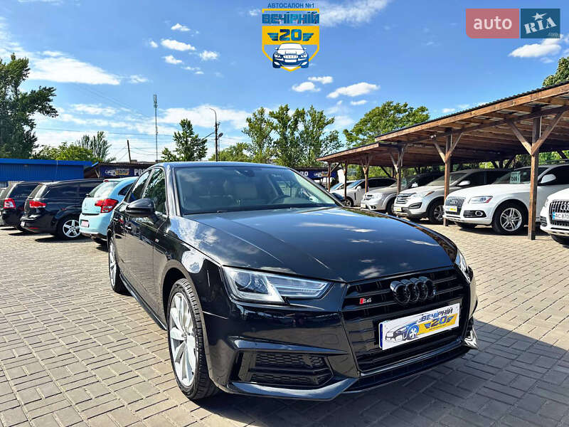 Седан Audi A4 2018 в Кривом Роге
