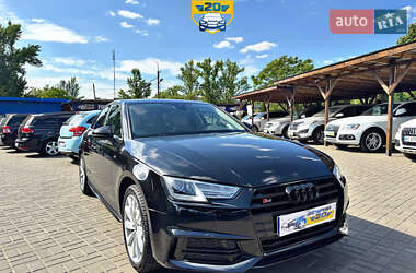Седан Audi A4 2018 в 
