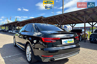 Седан Audi A4 2018 в 