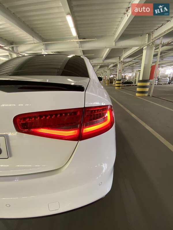 Седан Audi A4 2015 в Києві