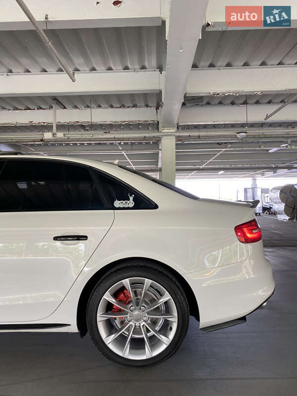 Седан Audi A4 2015 в Києві