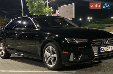 Седан Audi A4 2019 в 