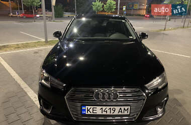 Седан Audi A4 2019 в 