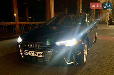 Седан Audi A4 2019 в 
